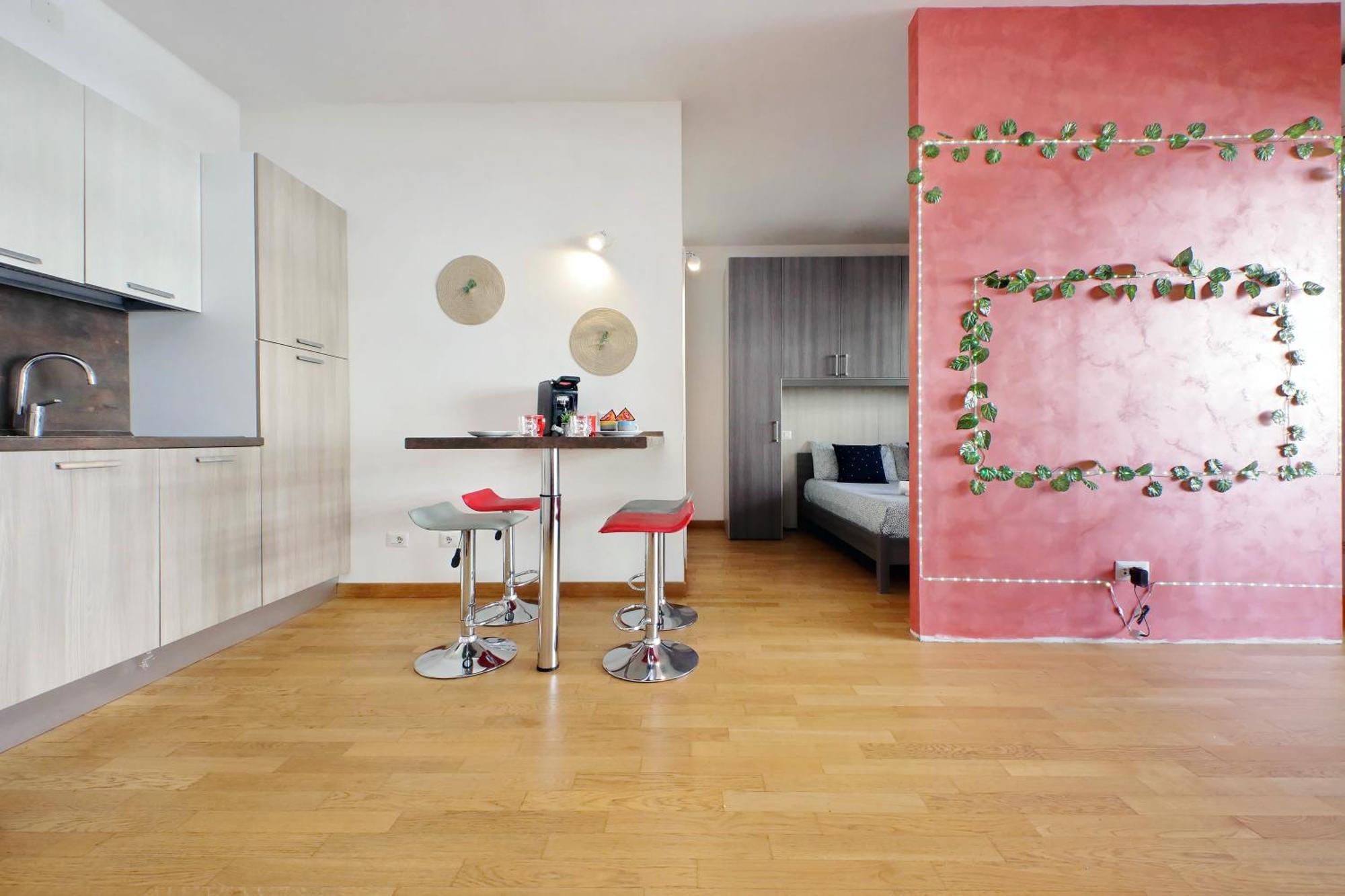 Claudia's Flat Rom